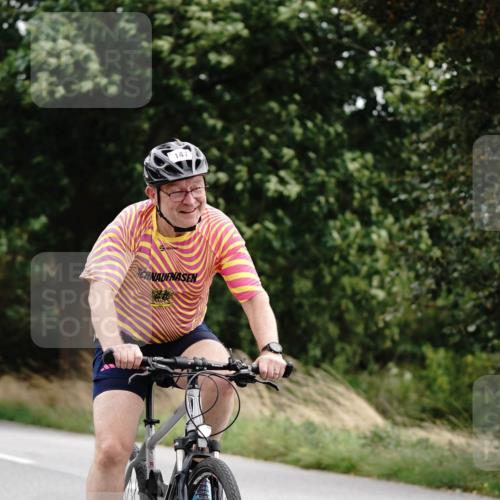 30.08.2026 - Elbe Triathlon Hamburg Michael Burmester http://msf.ph/oto/10066270 30.08.2026 15:07:04 Radfahren  meine-sportfotos.de