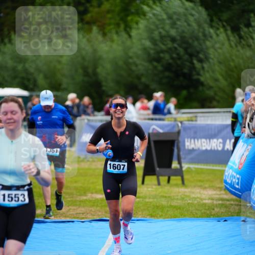 30.08.2026 - Elbe Triathlon Hamburg LAZAROV Photography http://msf.ph/oto/10066275 30.08.2026 12:17:52 Ziel 1351, 1553, 1607 meine-sportfotos.de