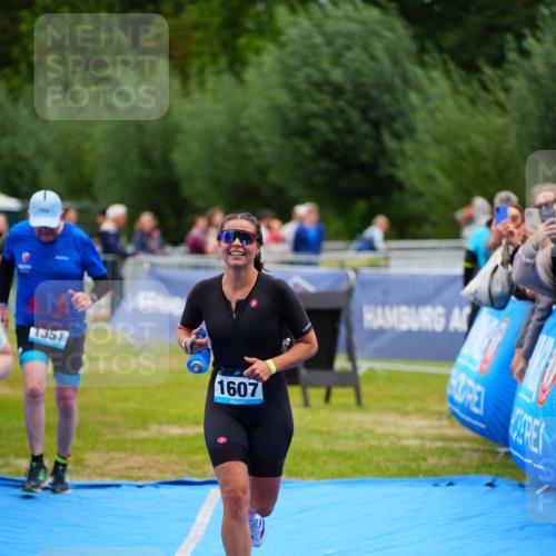 30.08.2026 - Elbe Triathlon Hamburg LAZAROV Photography http://msf.ph/oto/10066285 30.08.2026 12:17:52 Ziel 1351, 1553, 1607 meine-sportfotos.de