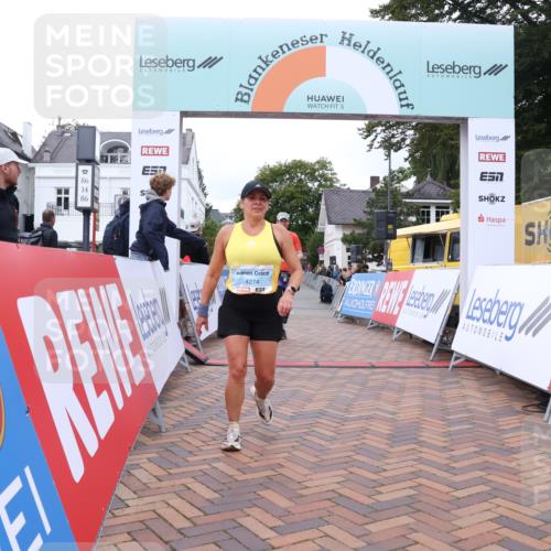 30.08.2026 - Blankeneser Heldenlauf Lena Gebhardt http://msf.ph/oto/10066293 30.08.2026 12:56:01 Ziel 4118, 4274, 4437, 4438 meine-sportfotos.de