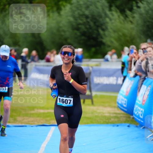 30.08.2026 - Elbe Triathlon Hamburg LAZAROV Photography http://msf.ph/oto/10066296 30.08.2026 12:17:53 Ziel 1351, 1553, 1607 meine-sportfotos.de