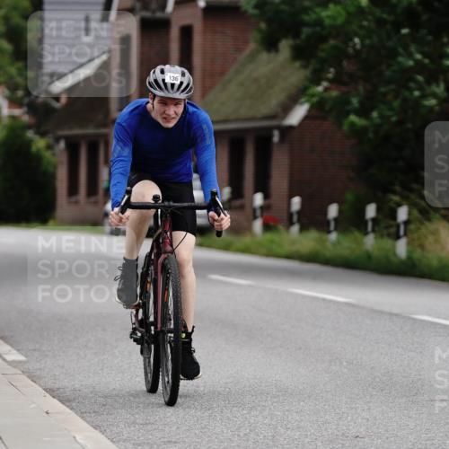 30.08.2026 - Elbe Triathlon Hamburg Michael Burmester http://msf.ph/oto/10066297 30.08.2026 15:10:06 Radfahren  meine-sportfotos.de