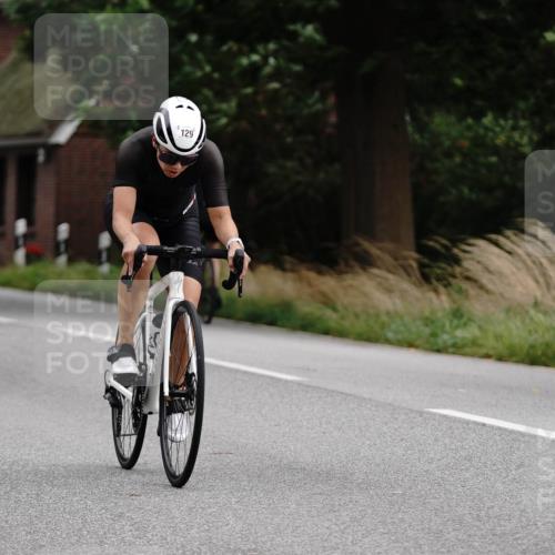 30.08.2026 - Elbe Triathlon Hamburg Michael Burmester http://msf.ph/oto/10066301 30.08.2026 15:10:30 Radfahren  meine-sportfotos.de