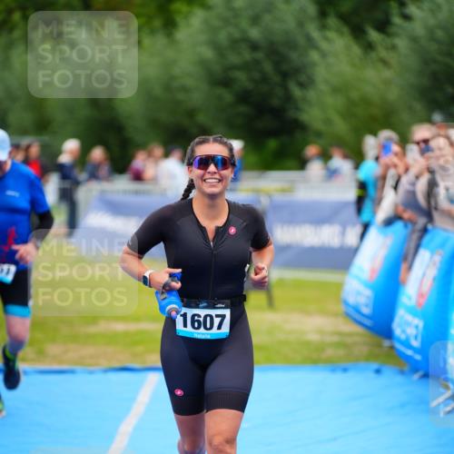 30.08.2026 - Elbe Triathlon Hamburg LAZAROV Photography http://msf.ph/oto/10066303 30.08.2026 12:17:53 Ziel 1351, 1553, 1607 meine-sportfotos.de