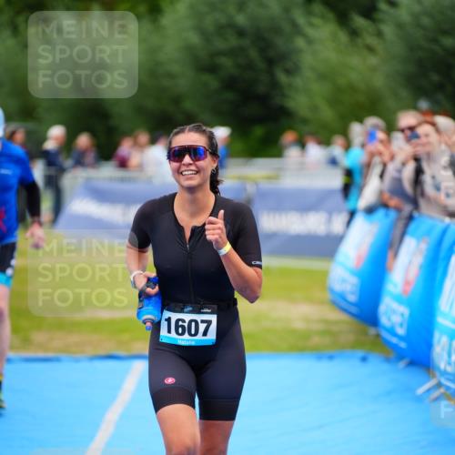 30.08.2026 - Elbe Triathlon Hamburg LAZAROV Photography http://msf.ph/oto/10066308 30.08.2026 12:17:53 Ziel 1351, 1553, 1607 meine-sportfotos.de