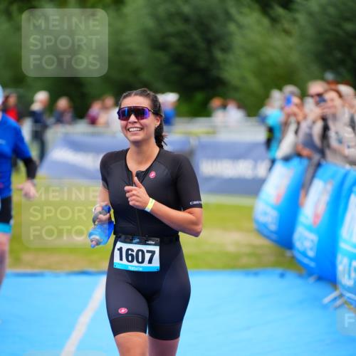 30.08.2026 - Elbe Triathlon Hamburg LAZAROV Photography http://msf.ph/oto/10066312 30.08.2026 12:17:54 Ziel 1351, 1553, 1607 meine-sportfotos.de