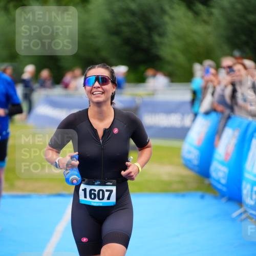 30.08.2026 - Elbe Triathlon Hamburg LAZAROV Photography http://msf.ph/oto/10066314 30.08.2026 12:17:54 Ziel 1351, 1553, 1607 meine-sportfotos.de