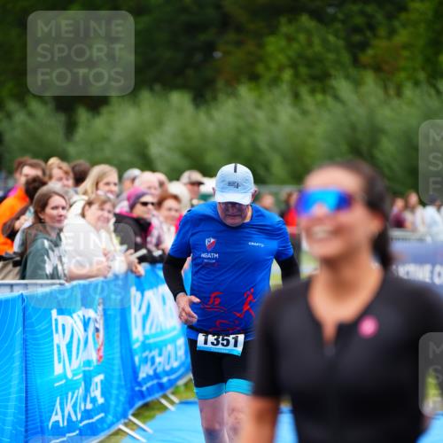 30.08.2026 - Elbe Triathlon Hamburg LAZAROV Photography http://msf.ph/oto/10066324 30.08.2026 12:17:55 Ziel 1351, 1553, 1607 meine-sportfotos.de