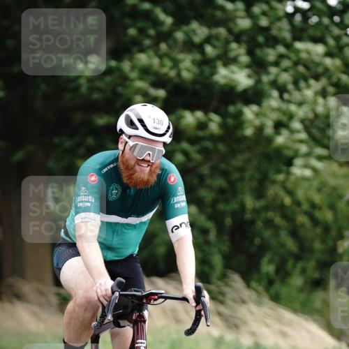 30.08.2026 - Elbe Triathlon Hamburg Michael Burmester http://msf.ph/oto/10066341 30.08.2026 15:13:09 Radfahren  meine-sportfotos.de