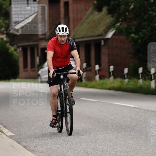 30.08.2026 - Elbe Triathlon Hamburg Michael Burmester http://msf.ph/oto/10066349 30.08.2026 15:14:19 Radfahren  meine-sportfotos.de