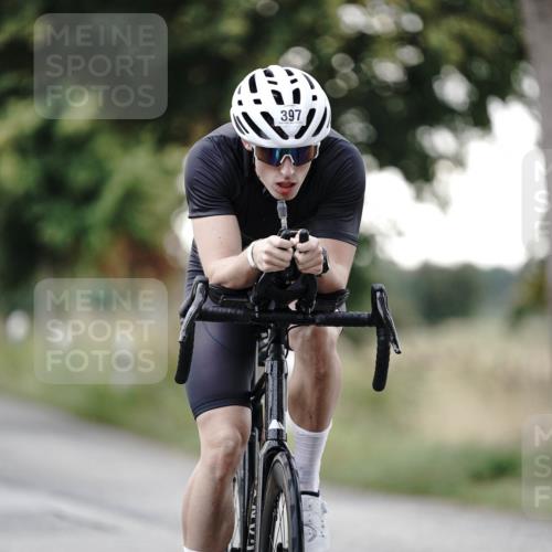 30.08.2026 - Elbe Triathlon Hamburg Michael Burmester http://msf.ph/oto/10066394 30.08.2026 09:09:55 Radfahren 334, 397 meine-sportfotos.de
