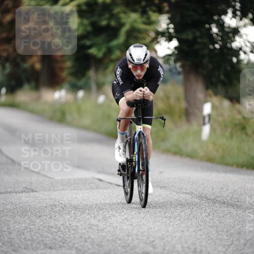30.08.2026 - Elbe Triathlon Hamburg Michael Burmester http://msf.ph/oto/10066422 30.08.2026 09:10:10 Radfahren 182, 399, 428, 1895 meine-sportfotos.de