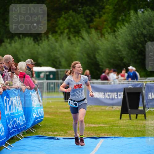 30.08.2026 - Elbe Triathlon Hamburg LAZAROV Photography http://msf.ph/oto/10066435 30.08.2026 12:18:36 Ziel 1530, 1601 meine-sportfotos.de
