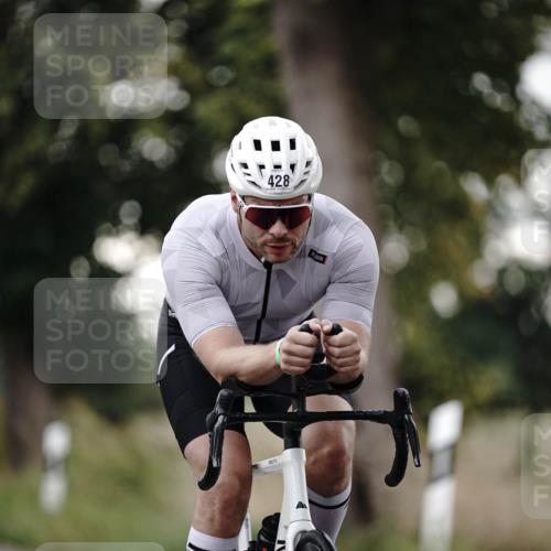30.08.2026 - Elbe Triathlon Hamburg Michael Burmester http://msf.ph/oto/10066437 30.08.2026 09:10:15 Radfahren 301, 313, 428, 1895 meine-sportfotos.de