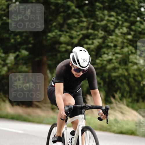 30.08.2026 - Elbe Triathlon Hamburg Michael Burmester http://msf.ph/oto/10066443 30.08.2026 15:19:37 Radfahren  meine-sportfotos.de