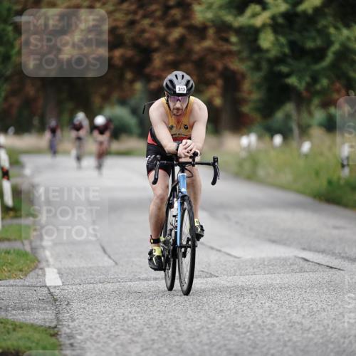30.08.2026 - Elbe Triathlon Hamburg Michael Burmester http://msf.ph/oto/10066457 30.08.2026 09:10:20 Radfahren 227, 301, 313 meine-sportfotos.de