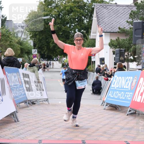 30.08.2026 - Blankeneser Heldenlauf Lena Gebhardt http://msf.ph/oto/10066461 30.08.2026 12:56:54 Ziel 4415 meine-sportfotos.de