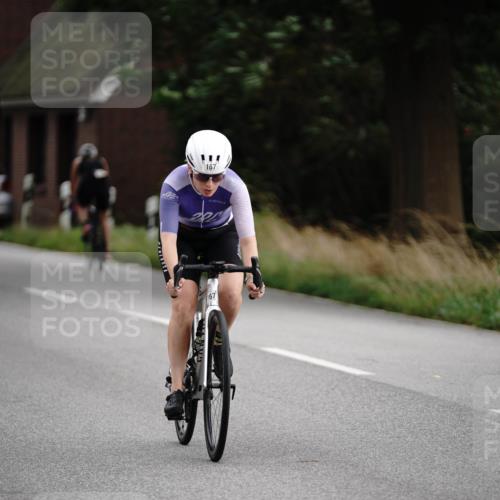 30.08.2026 - Elbe Triathlon Hamburg Michael Burmester http://msf.ph/oto/10066464 30.08.2026 15:21:30 Radfahren  meine-sportfotos.de