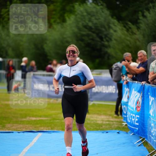 30.08.2026 - Elbe Triathlon Hamburg LAZAROV Photography http://msf.ph/oto/10066493 30.08.2026 12:18:42 Ziel 1530, 1601 meine-sportfotos.de