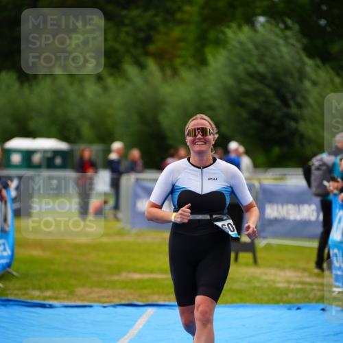 30.08.2026 - Elbe Triathlon Hamburg LAZAROV Photography http://msf.ph/oto/10066498 30.08.2026 12:18:42 Ziel 1530, 1601 meine-sportfotos.de