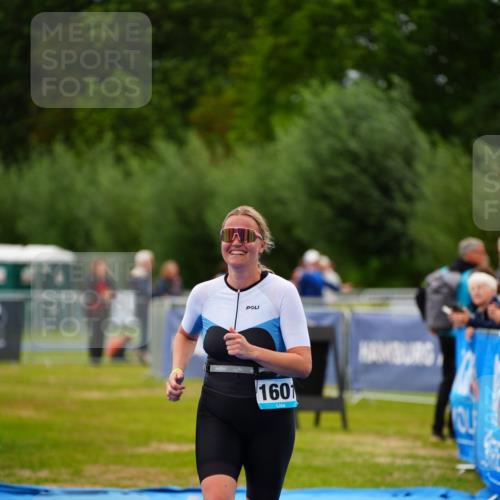 30.08.2026 - Elbe Triathlon Hamburg LAZAROV Photography http://msf.ph/oto/10066500 30.08.2026 12:18:43 Ziel 1601 meine-sportfotos.de