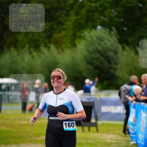 30.08.2026 - Elbe Triathlon Hamburg LAZAROV Photography http://msf.ph/oto/10066504 30.08.2026 12:18:43 Ziel 1601 meine-sportfotos.de