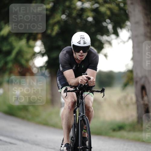 30.08.2026 - Elbe Triathlon Hamburg Michael Burmester http://msf.ph/oto/10066512 30.08.2026 09:10:45 Radfahren 258, 262 meine-sportfotos.de