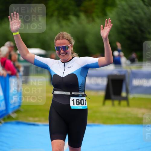 30.08.2026 - Elbe Triathlon Hamburg LAZAROV Photography http://msf.ph/oto/10066513 30.08.2026 12:18:43 Ziel 1601 meine-sportfotos.de