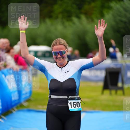 30.08.2026 - Elbe Triathlon Hamburg LAZAROV Photography http://msf.ph/oto/10066516 30.08.2026 12:18:44 Ziel 1601 meine-sportfotos.de
