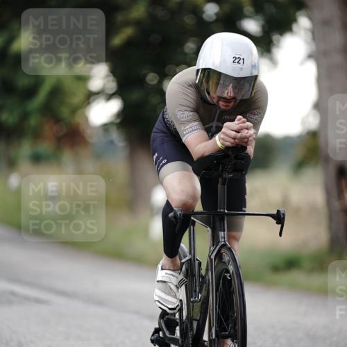 30.08.2026 - Elbe Triathlon Hamburg Michael Burmester http://msf.ph/oto/10066531 30.08.2026 09:10:56 Radfahren 221, 240 meine-sportfotos.de