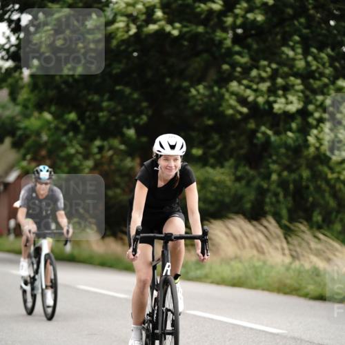 30.08.2026 - Elbe Triathlon Hamburg Michael Burmester http://msf.ph/oto/10066548 30.08.2026 15:23:58 Radfahren  meine-sportfotos.de