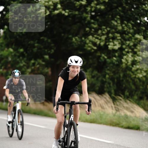 30.08.2026 - Elbe Triathlon Hamburg Michael Burmester http://msf.ph/oto/10066549 30.08.2026 15:23:58 Radfahren  meine-sportfotos.de