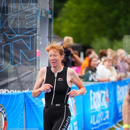 30.08.2026 - Elbe Triathlon Hamburg LAZAROV Photography http://msf.ph/oto/10066571 30.08.2026 12:19:14 Ziel 1537, 1690, 1695 meine-sportfotos.de