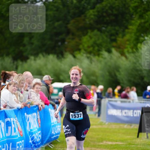 30.08.2026 - Elbe Triathlon Hamburg LAZAROV Photography http://msf.ph/oto/10066576 30.08.2026 12:19:21 Ziel 1537 meine-sportfotos.de