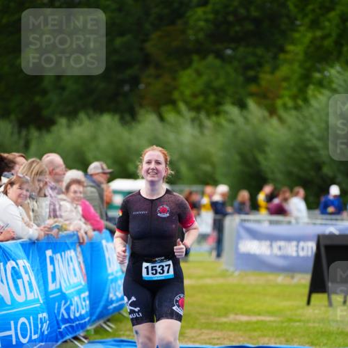 30.08.2026 - Elbe Triathlon Hamburg LAZAROV Photography http://msf.ph/oto/10066579 30.08.2026 12:19:21 Ziel 1537 meine-sportfotos.de