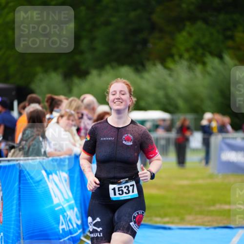 30.08.2026 - Elbe Triathlon Hamburg LAZAROV Photography http://msf.ph/oto/10066592 30.08.2026 12:19:22 Ziel 1537 meine-sportfotos.de
