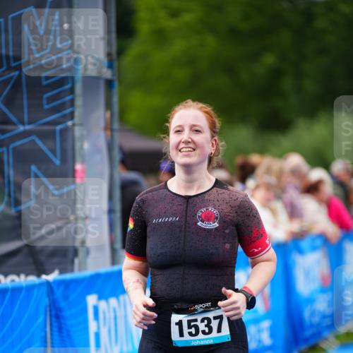 30.08.2026 - Elbe Triathlon Hamburg LAZAROV Photography http://msf.ph/oto/10066608 30.08.2026 12:19:24 Ziel 1537 meine-sportfotos.de