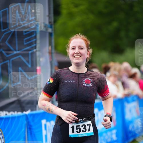 30.08.2026 - Elbe Triathlon Hamburg LAZAROV Photography http://msf.ph/oto/10066612 30.08.2026 12:19:24 Ziel 1537 meine-sportfotos.de