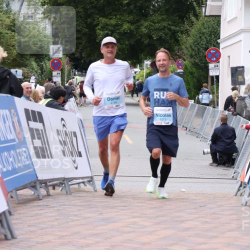 30.08.2026 - Blankeneser Heldenlauf Lena Gebhardt http://msf.ph/oto/10066623 30.08.2026 12:57:34 Ziel 4109, 4217, 4436 meine-sportfotos.de