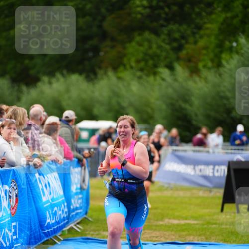 30.08.2026 - Elbe Triathlon Hamburg LAZAROV Photography http://msf.ph/oto/10066631 30.08.2026 12:19:33 Ziel 1504, 1623 meine-sportfotos.de
