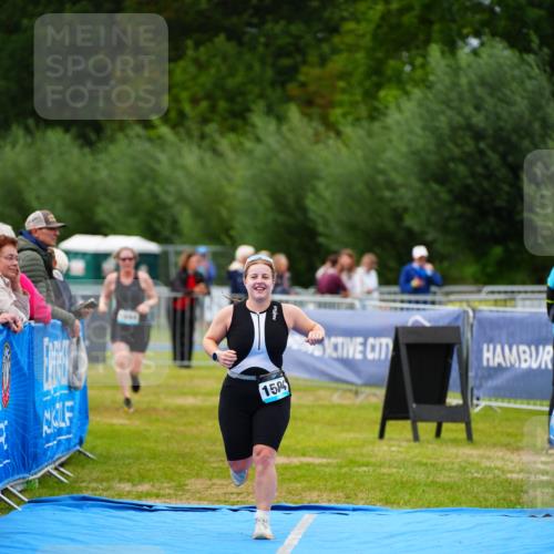 30.08.2026 - Elbe Triathlon Hamburg LAZAROV Photography http://msf.ph/oto/10066649 30.08.2026 12:19:36 Ziel 1504, 1623, 1694 meine-sportfotos.de