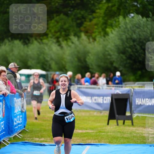 30.08.2026 - Elbe Triathlon Hamburg LAZAROV Photography http://msf.ph/oto/10066653 30.08.2026 12:19:37 Ziel 1504, 1623, 1694 meine-sportfotos.de