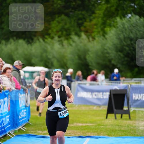 30.08.2026 - Elbe Triathlon Hamburg LAZAROV Photography http://msf.ph/oto/10066658 30.08.2026 12:19:37 Ziel 1504, 1623, 1694 meine-sportfotos.de