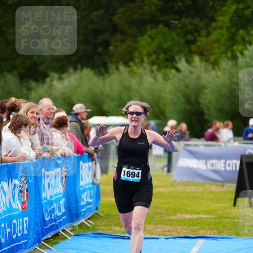 30.08.2026 - Elbe Triathlon Hamburg LAZAROV Photography http://msf.ph/oto/10066688 30.08.2026 12:19:43 Ziel 1694 meine-sportfotos.de