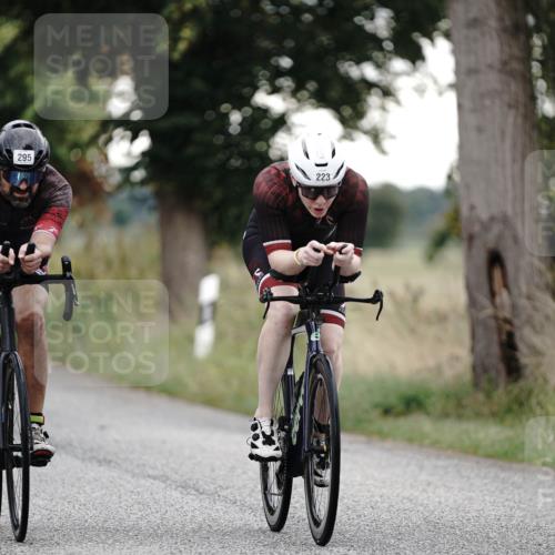 30.08.2026 - Elbe Triathlon Hamburg Michael Burmester http://msf.ph/oto/10066701 30.08.2026 09:12:15 Radfahren 210, 223, 295, 310, 314, 351, 359, 374 meine-sportfotos.de