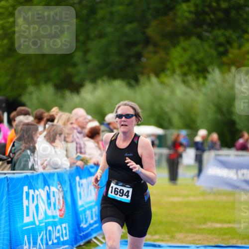 30.08.2026 - Elbe Triathlon Hamburg LAZAROV Photography http://msf.ph/oto/10066706 30.08.2026 12:19:44 Ziel 1694 meine-sportfotos.de