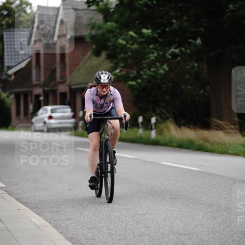 30.08.2026 - Elbe Triathlon Hamburg Michael Burmester http://msf.ph/oto/10066737 30.08.2026 15:28:26 Radfahren  meine-sportfotos.de