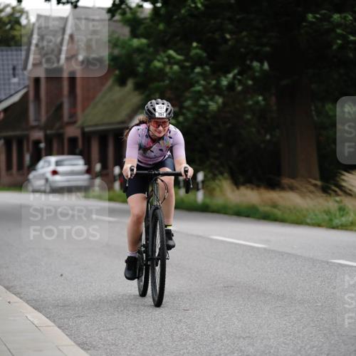 30.08.2026 - Elbe Triathlon Hamburg Michael Burmester http://msf.ph/oto/10066745 30.08.2026 15:28:26 Radfahren  meine-sportfotos.de