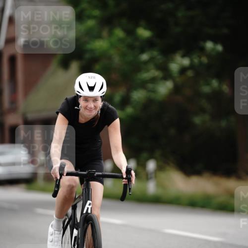 30.08.2026 - Elbe Triathlon Hamburg Michael Burmester http://msf.ph/oto/10066825 30.08.2026 15:29:13 Radfahren  meine-sportfotos.de