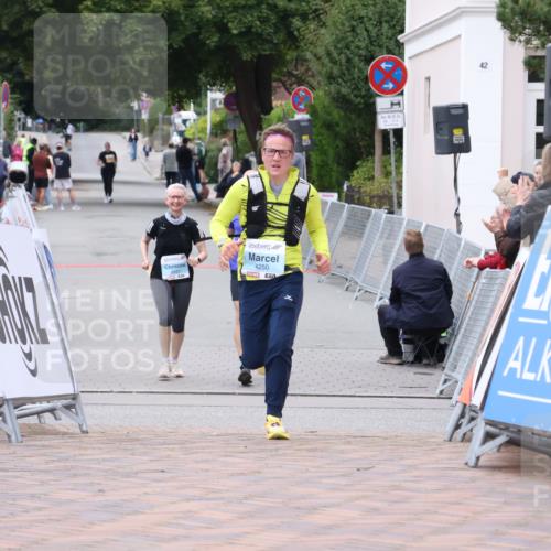 30.08.2026 - Blankeneser Heldenlauf Lena Gebhardt http://msf.ph/oto/10066832 30.08.2026 12:59:26 Ziel 4250 meine-sportfotos.de